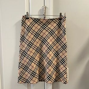Vintage burberry classic 100% wool skirt